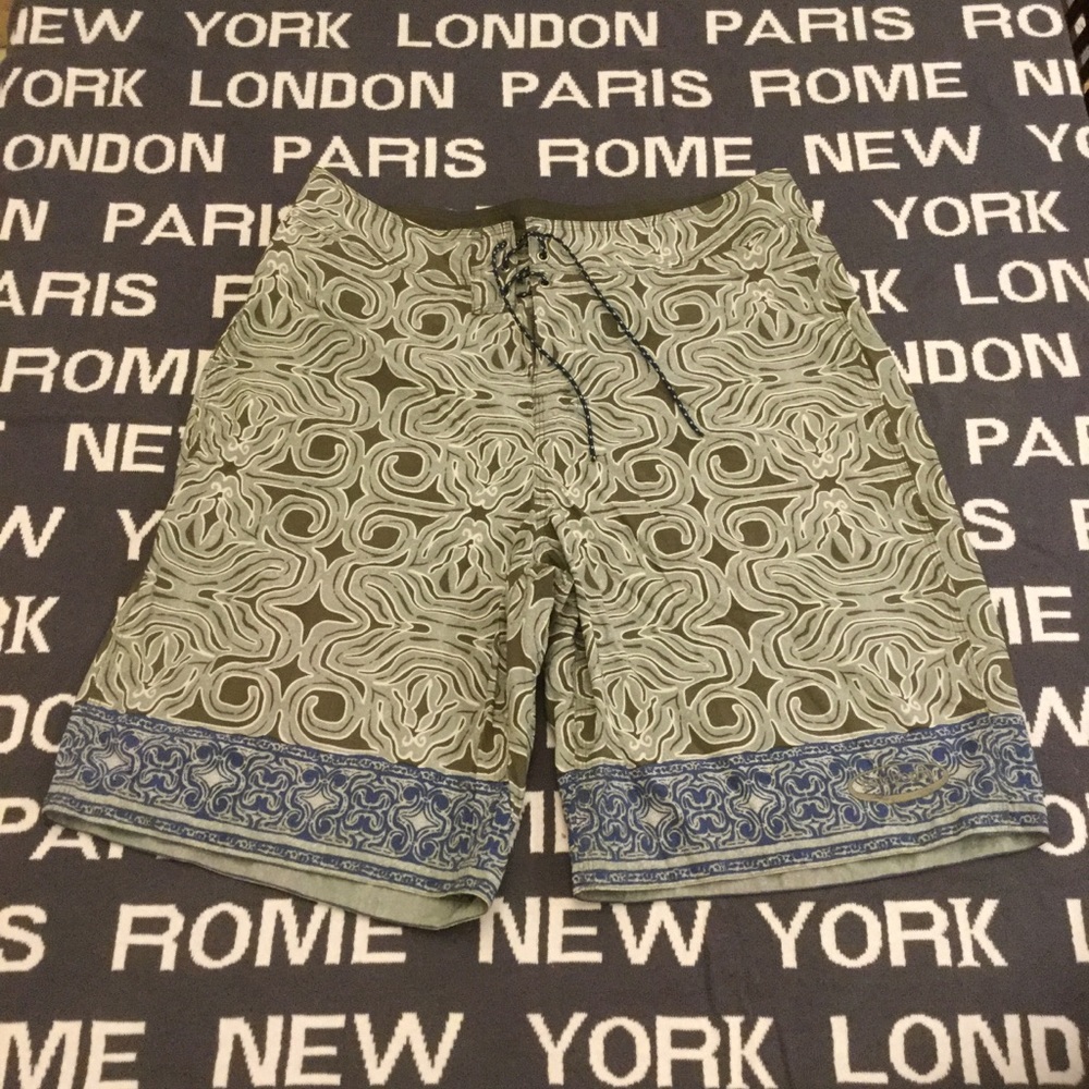Men’s Vintage “Pataloha” Board Shorts
